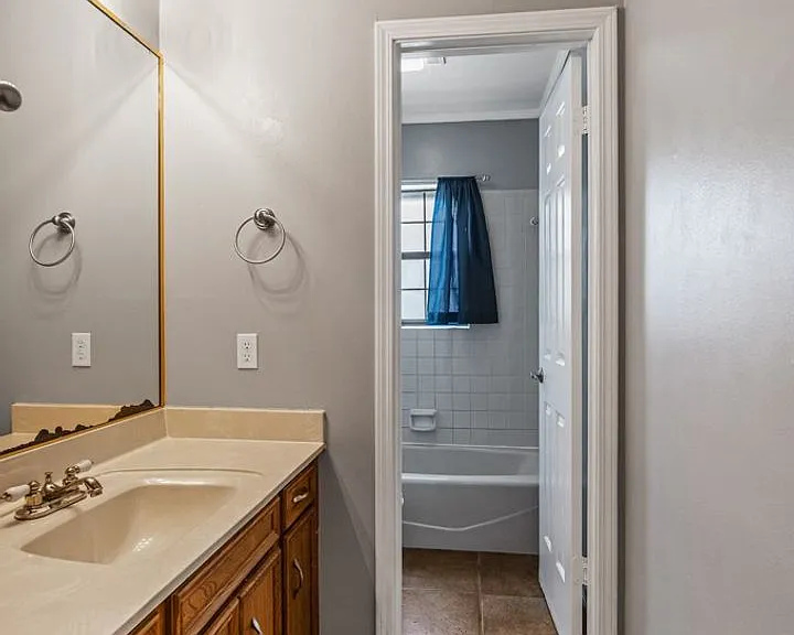 501 Southwood Dr — Photo 13