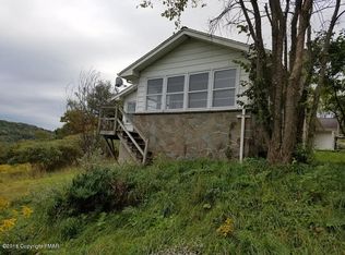 534 Rutledgedale Rd, Equinunk, PA 18417