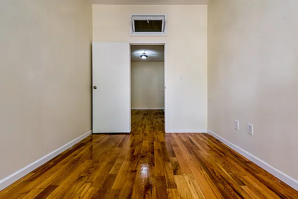 Rented by Nooklyn NYC LLC | media 50