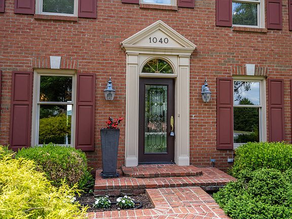 5th image of 1040 Riverview Farms Pl