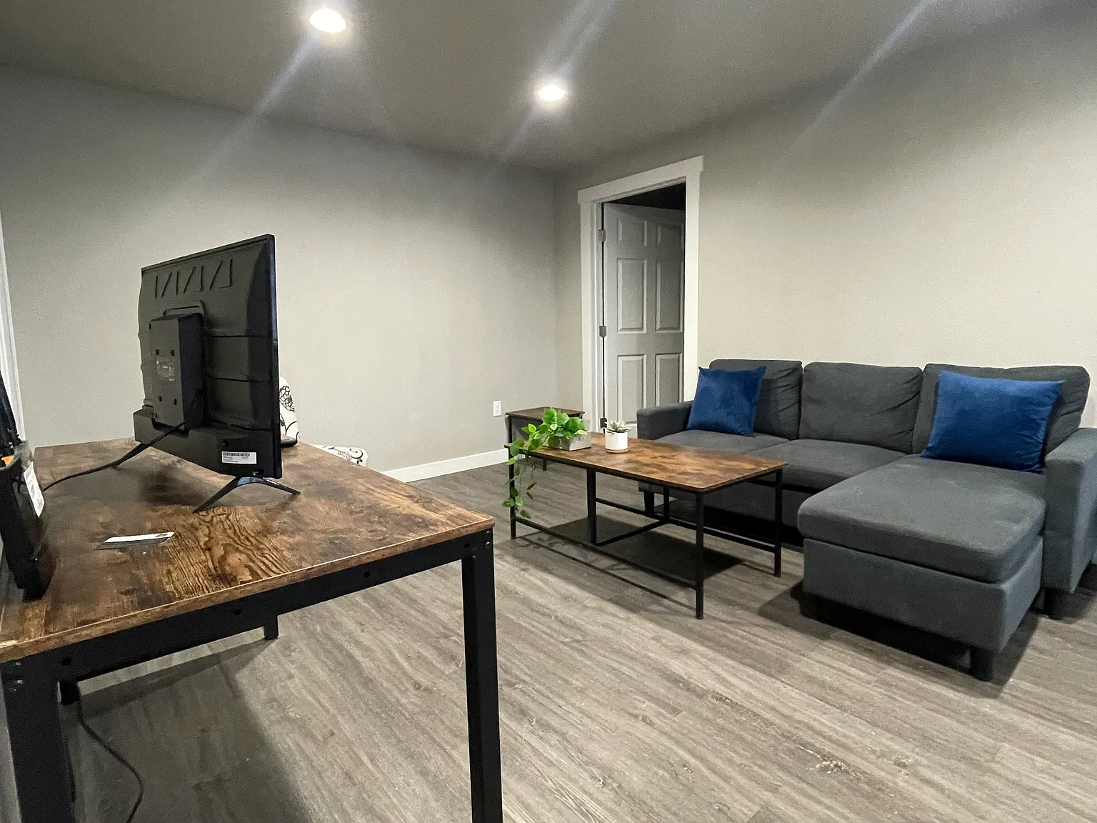 Grand Coulee Apartments — Photo 3