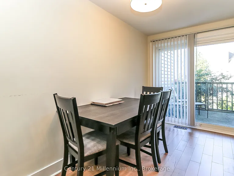 194 Escarpment Cres — Photo 14