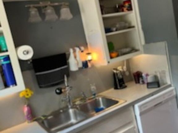 4th image of 7108 Garza Ave