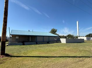 101 Gaines St, Claude, TX 79019
