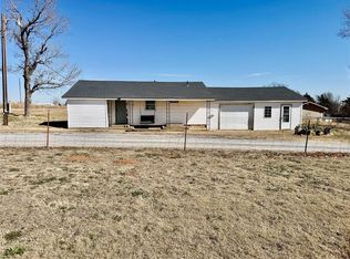 9900 N 2406th Rd, Weatherford, OK 73096