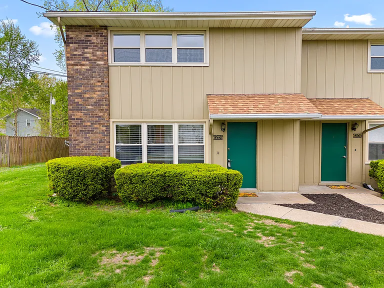 6205-6207 N Northmoor Ct — Photo 38
