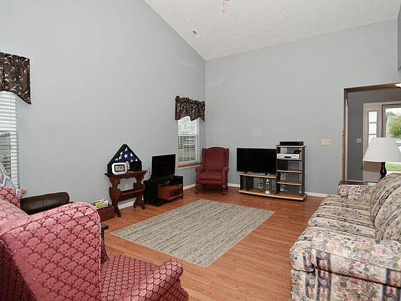 5th image of 1900 Windsor Ln