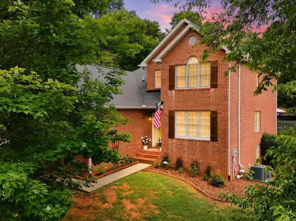 1021 Timberidge Trl, Kingsport, TN 37660