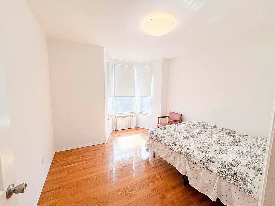 1st image of 119 Huron St APT 3R