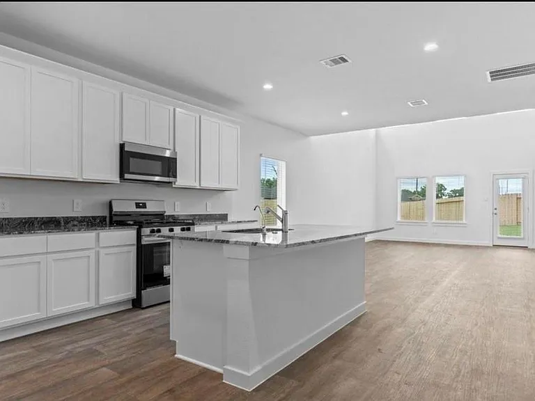 8051 Marchese Dr — Photo 17