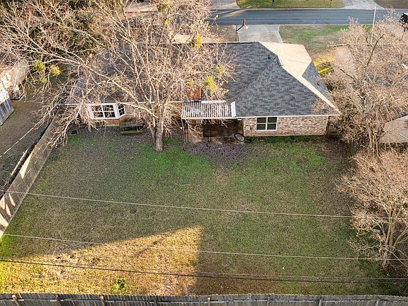 2nd image of 121 Casa Dr