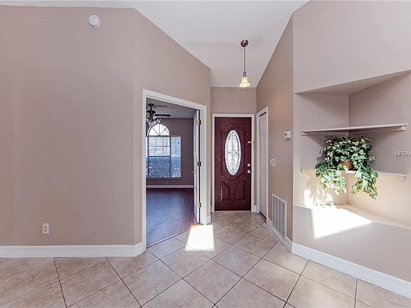 3rd image of 511 Carrigan Ave