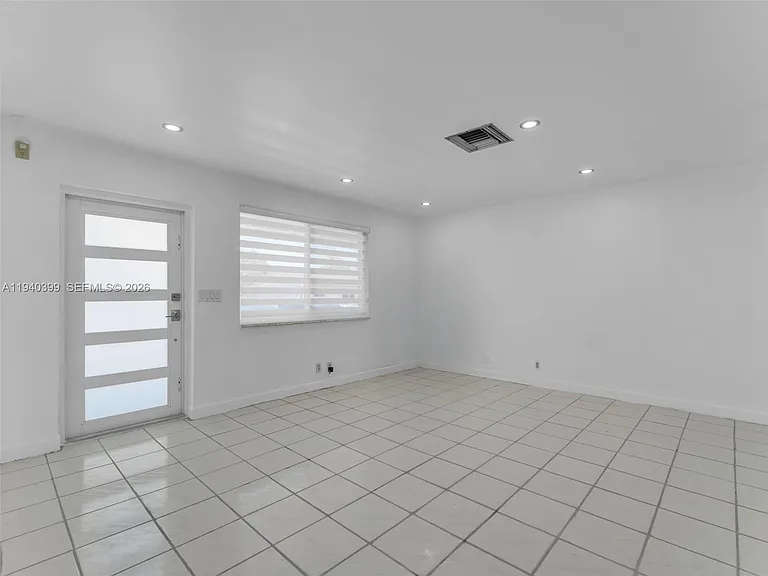 1811 SW 97th Ter #2 — Photo 8