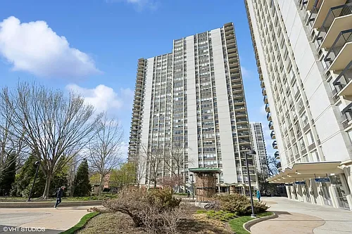 1360 N Sandburg Ter Photo 1