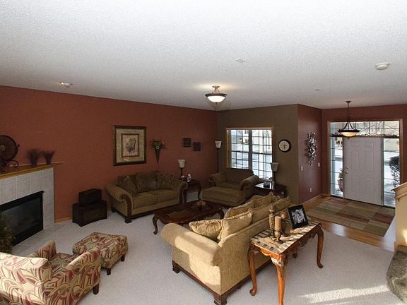 3rd image of 705 Greten Ln
