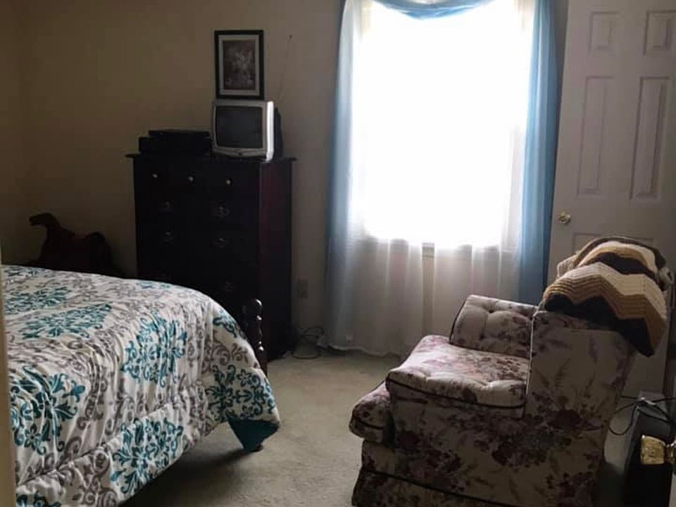 2nd image of 302 Chambliss Dr