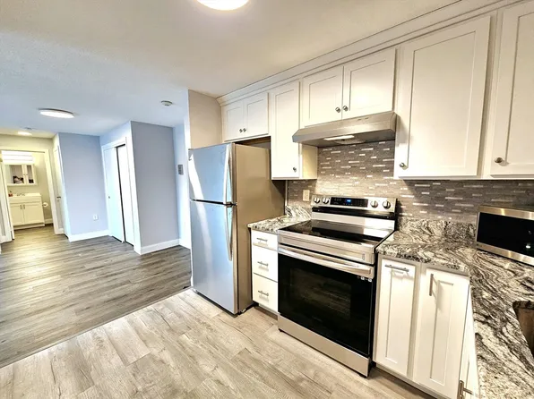 80 Stanton St APT 28, Worcester, MA 01605