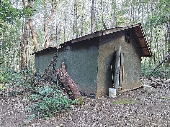 3rd image of 2575 Old Briceland Rd
