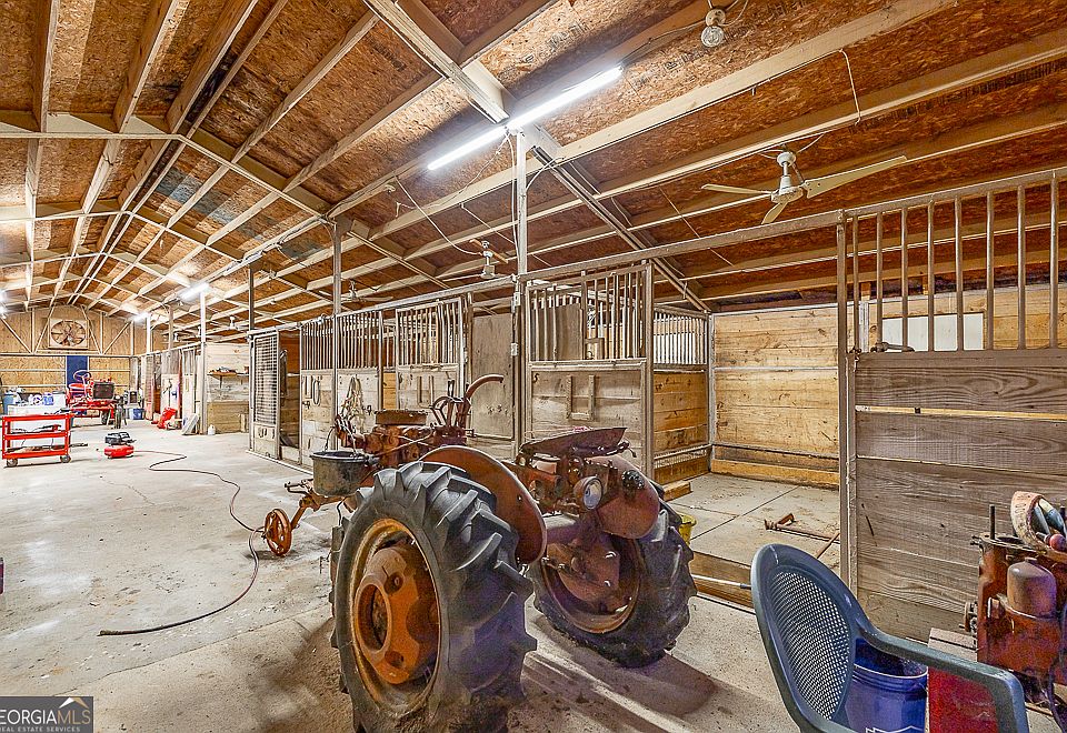 10th image of 721 Gowan Rd