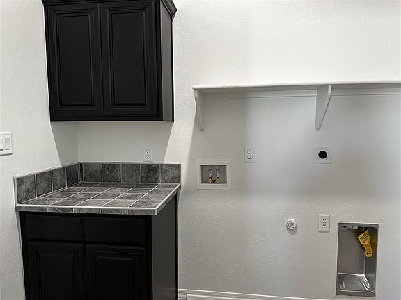 5th image of 3922 S 34th Dr