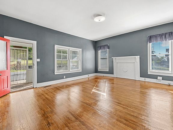 3rd image of 1819 Walnut St