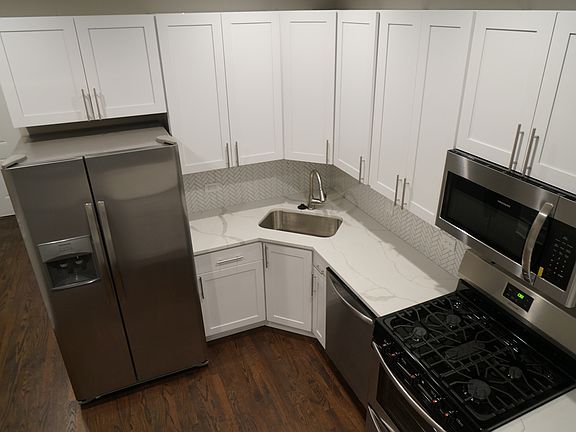 4th image of 3309 N Sacramento Ave