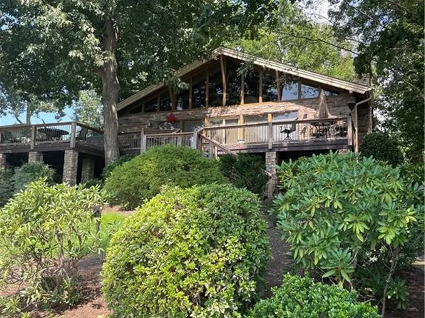 166 Mull Dr, Taylorsville, NC 28681