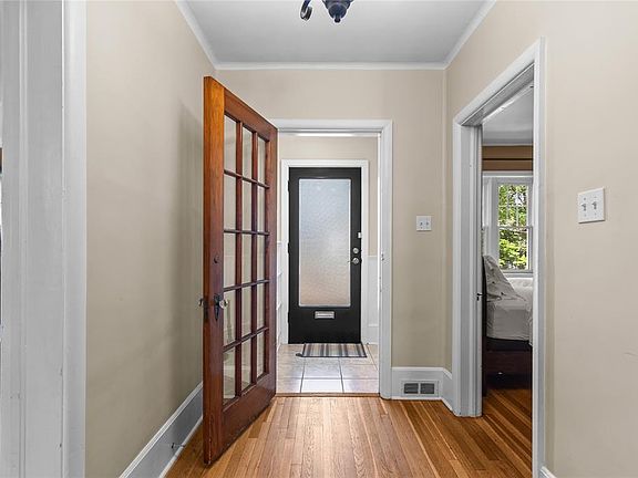 4th image of 38 Forest Road