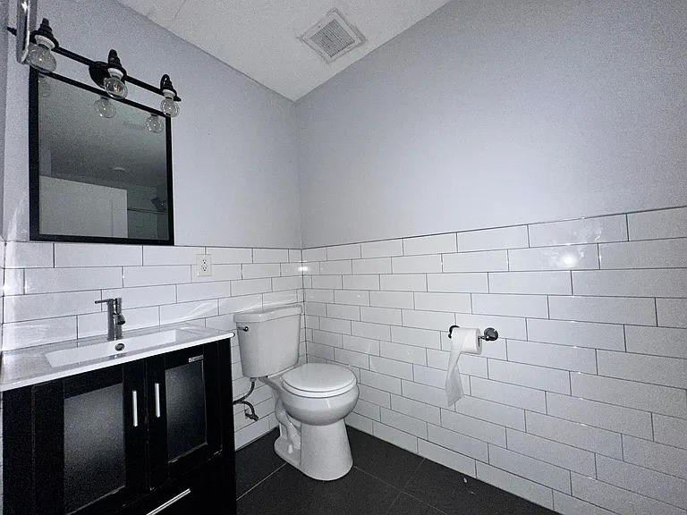 51 Jewett Ave — Photo 5