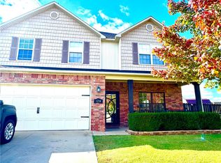 1214 Queensbury St, Lowell, AR 72745