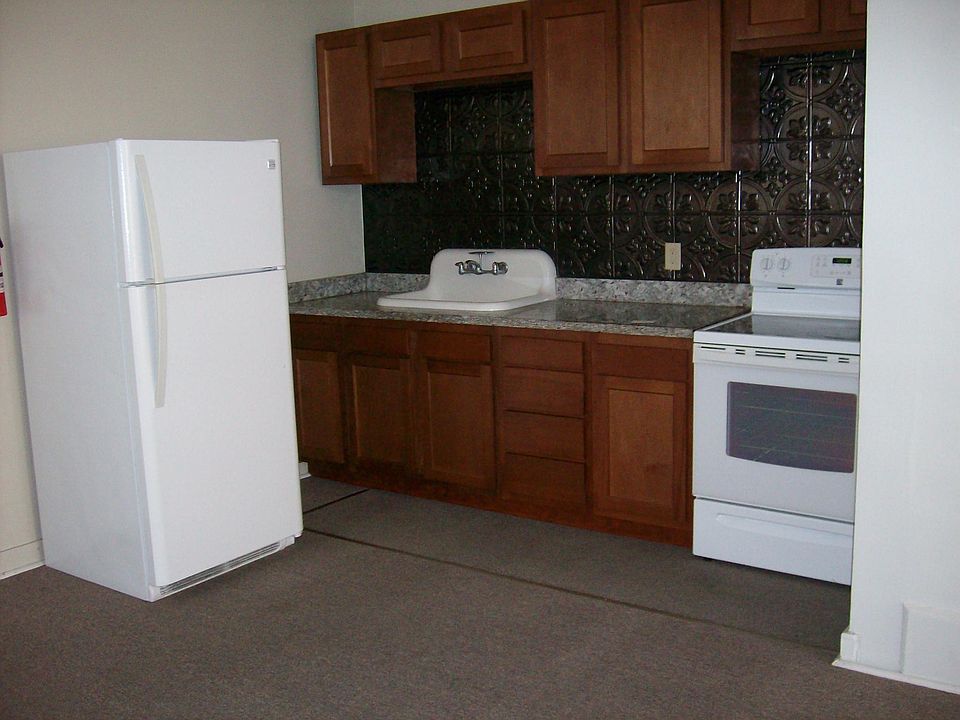 1st image of 105 Plymouth St NW #2