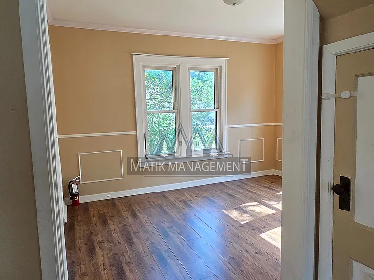 16 9th Ave NE #1 — Photo 11