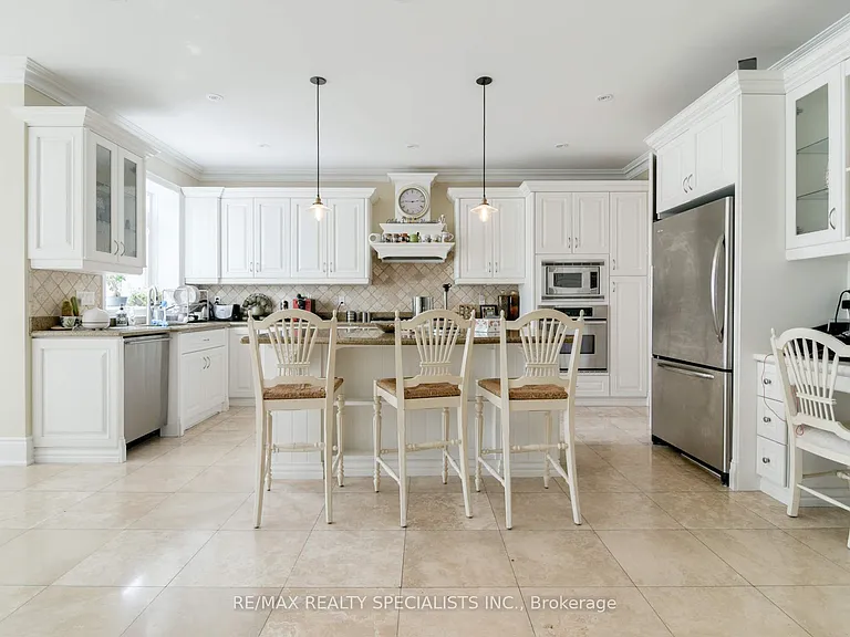 7 Scott Dr #UPPER — Photo 15