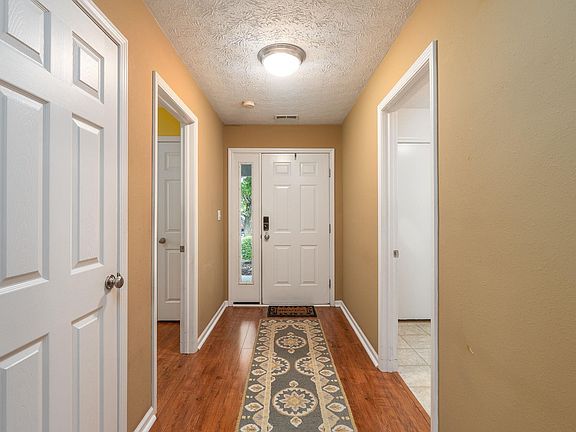 5th image of 329 Bluegrass Dr