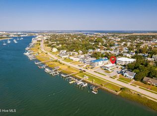 1011 Front St #4A, Beaufort, NC 28516