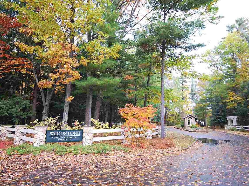 1st image of 35 Deer Park Dr
