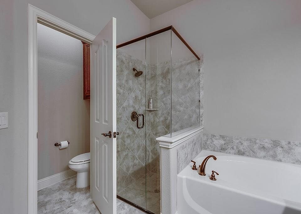 1st image of 914 Mill Pond Dr