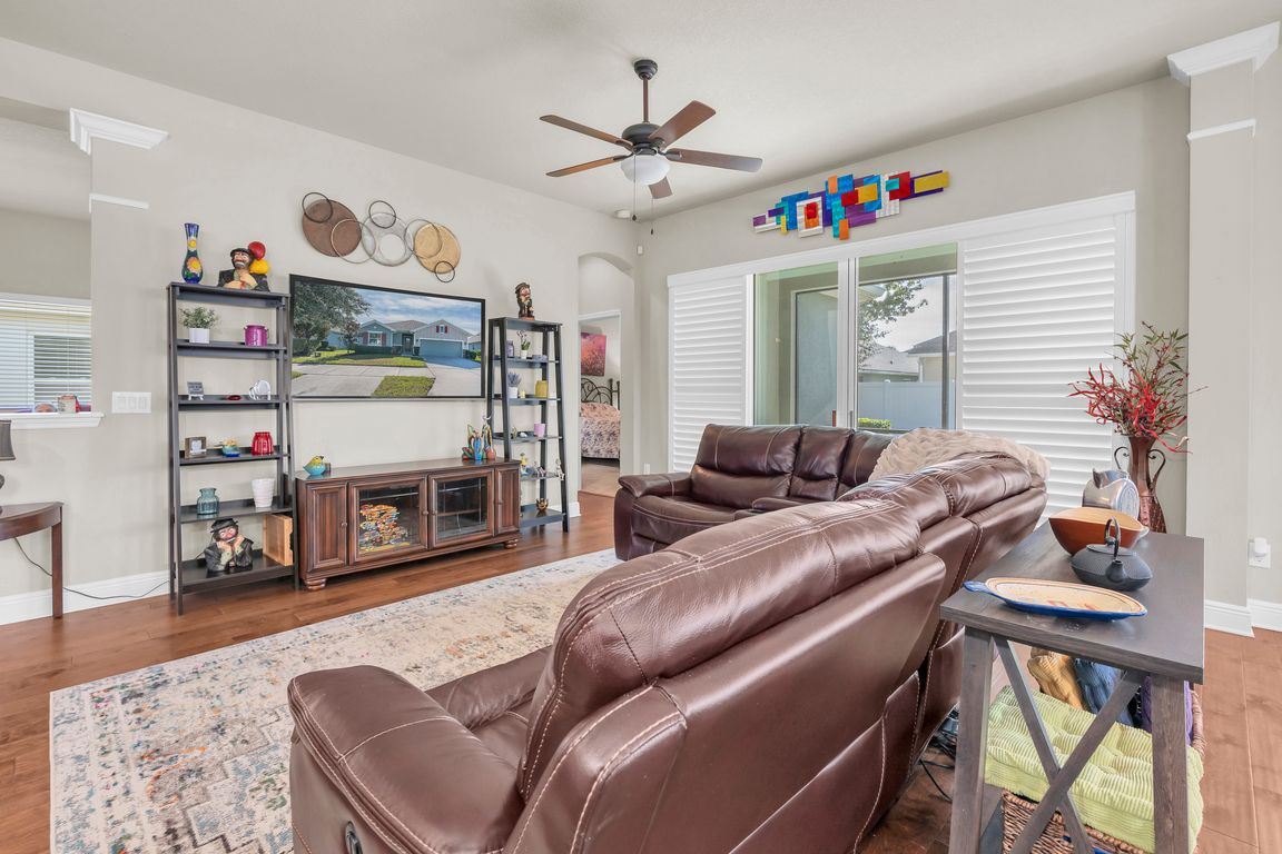 next background image