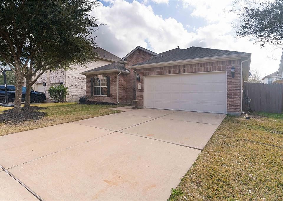 1st image of 25219 Bright Hollow Ln