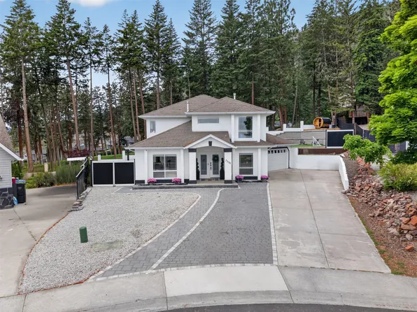 2330 Shannon Woods Dr, West Kelowna, BC V4T 2P1