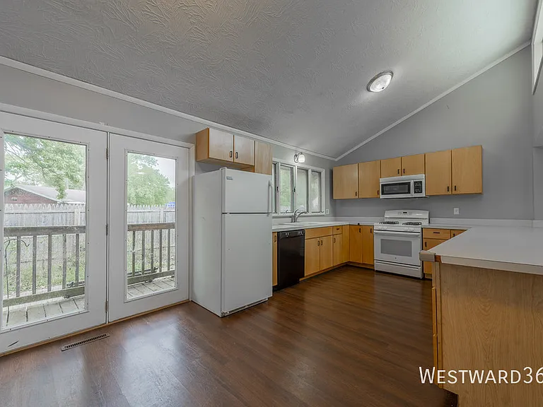 2221 Belmont Ave #SFH — Photo 7