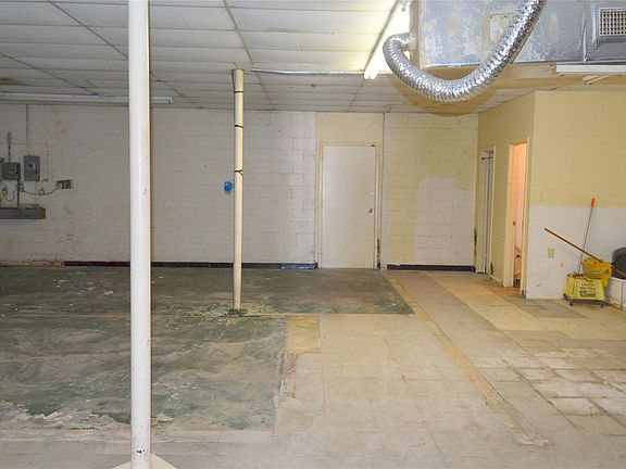 5th image of 10013 W Montgomery Rd