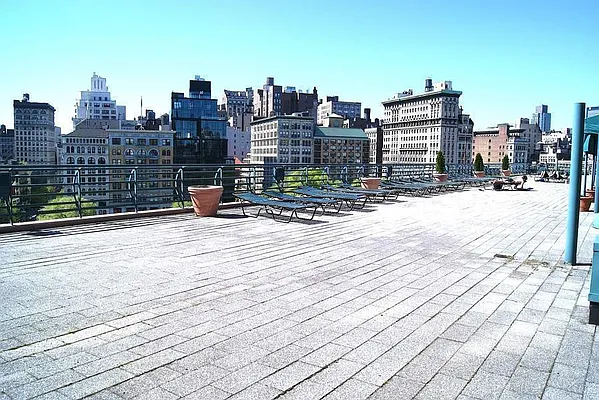 Rented by Yoon Realty Group | media 21