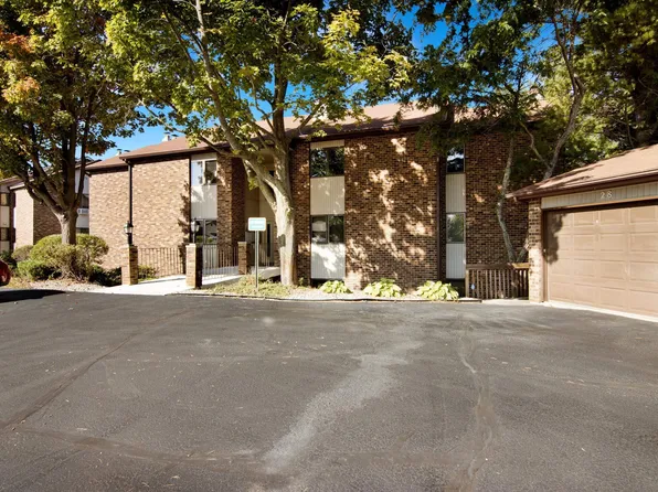 5883 Andorra Dr #6, Williamsburg, MI 49690