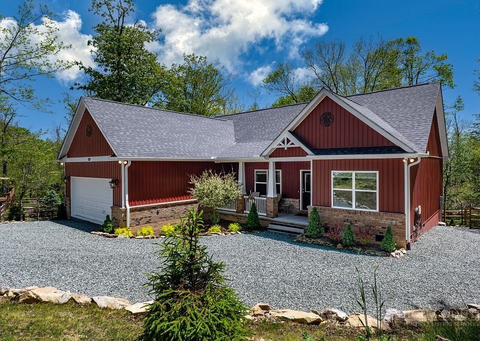 1st image of 209 Woodhaven Drive