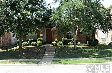 3rd image of 2024 Londonderry Dr