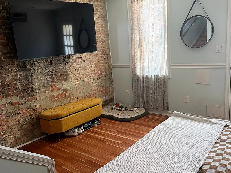 1455 Hull St — Photo 3