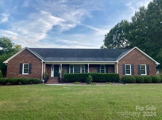 445 Cottonfield Cir, Waxhaw, NC 28173