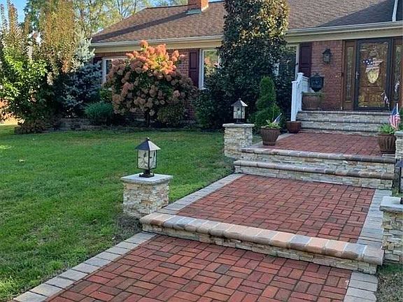 2nd image of 790 Salisbury Park Dr #D