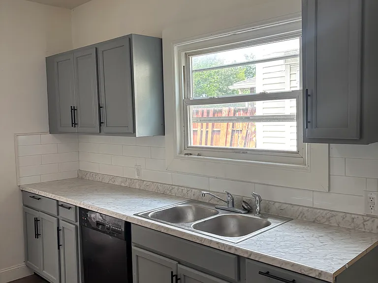 457 Olney Ave — Photo 4